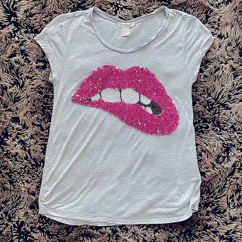 🫦Sequin Lips Tee🫦
